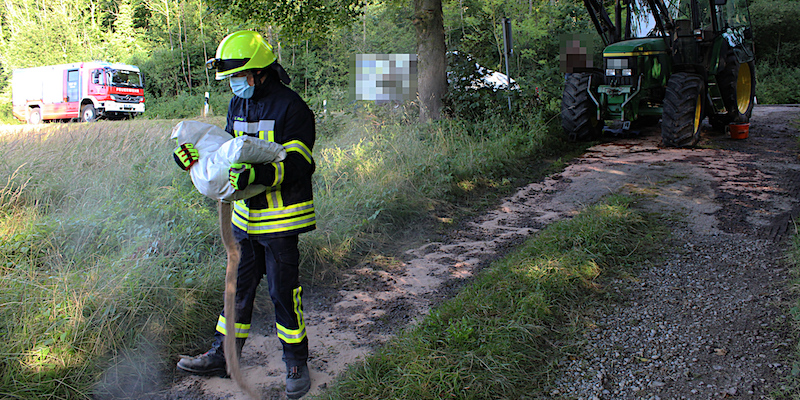 WeserIthNews Nachrichten aus dem Landkreis Holzminden und Umgebung Ackerschlepper reißt